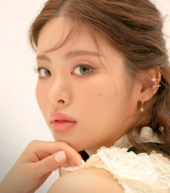 LensMe Make Look Blonty Brown -Contact Lens Shop LensMe Make Look Blonty Brown model 09 e081ed4e f90f 4d7e 9cb5 fc9988aae88a