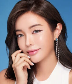 LensMe Makeover Europe Queen Grey (4pk) 10 LensMe Makeover Europe Queen Grey (4pk) -Contact Lens Shop LensMe Makeover Europe Queen Grey 06 model