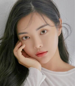 LensMe Makeover Evenity Brown (4pk) -Contact Lens Shop LensMe Makeover Evenity Brown2 model