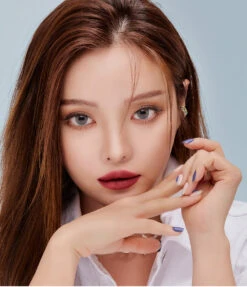 LensMe Makeover Politan Grey -Contact Lens Shop LensMe Makeover Politan Grey2 model