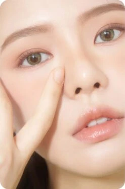 Chuu Smile Cake Green -Contact Lens Shop Smile Cake green detail3 model